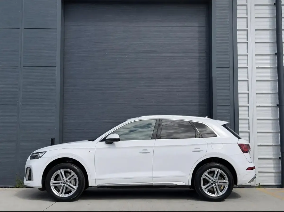 Used Audi Q5 S-Line 294 HP (216 kW) 2023 White SUV