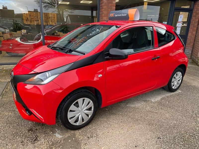 Used Toyota Aygo 2016 Red Hatchback