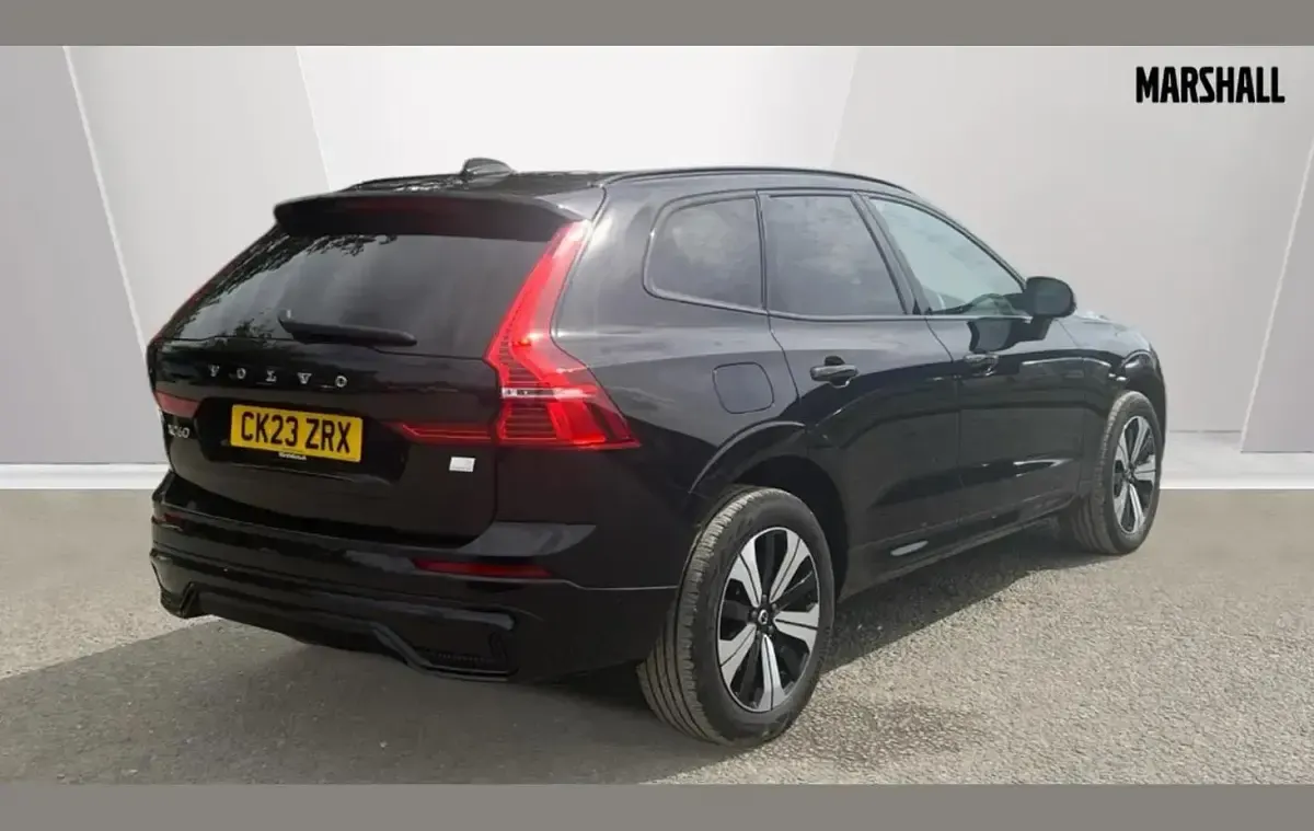 Used Volvo XC60 Plus 350 HP (257 kW) 2023 Black SUV