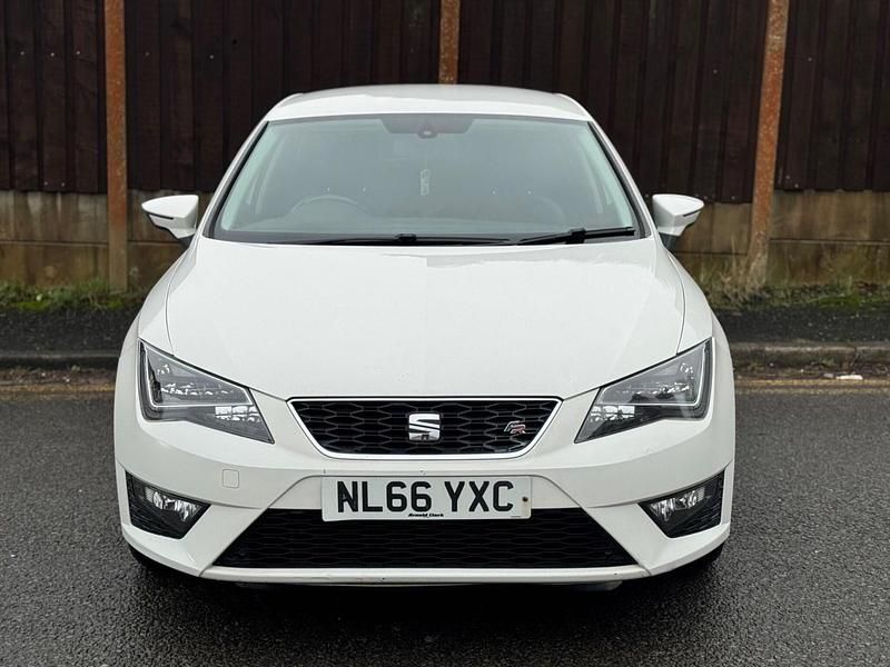 Begagnad Seat Leon FR 2016 Vit Halvkombi