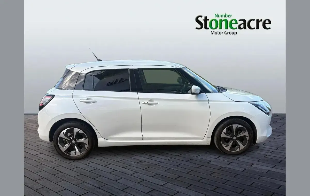 Used Suzuki Swift 82 HP (60 kW) 2024 White Hatchback