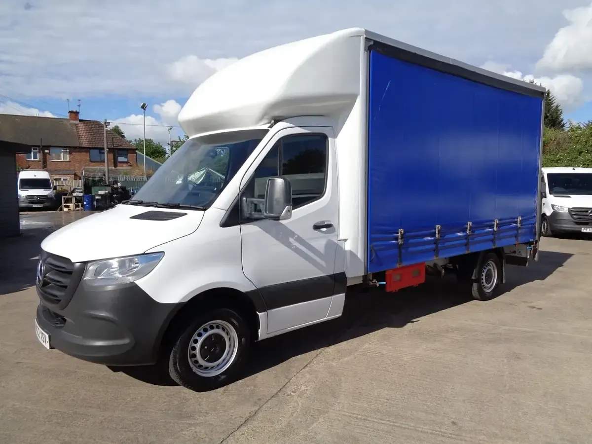 Used Mercedes Sprinter Progressive 150 HP (110 kW) 2022 White Van