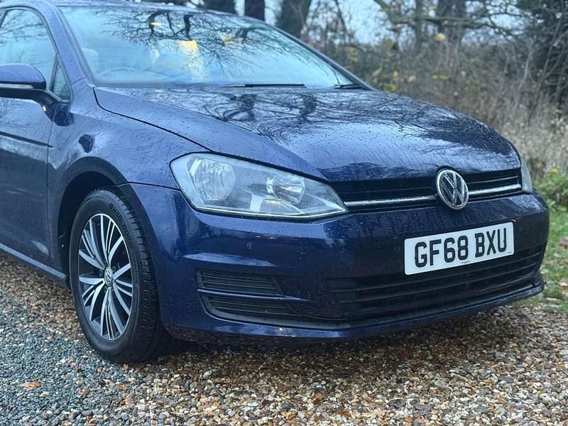 Used VW Golf VII SE 115 HP (84 kW) 2018 Blue Hatchback