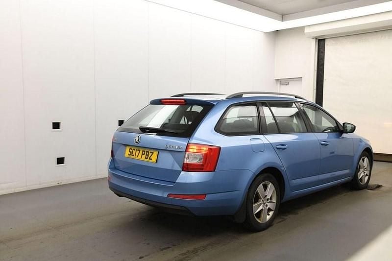 Used Skoda Octavia SE 150 HP (110 kW) 2017 Blue Estate