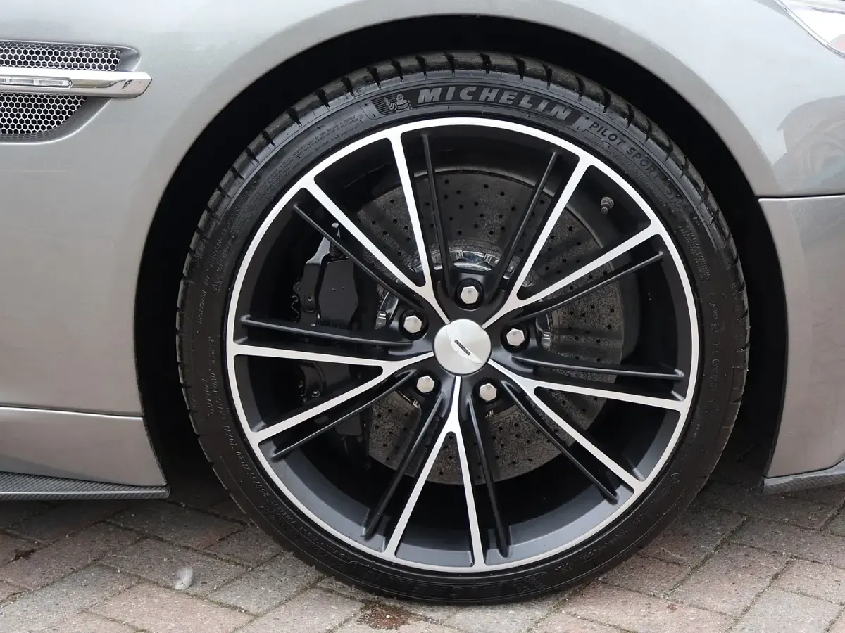 Used Aston Martin Vanquish 2013 Silver Coupe