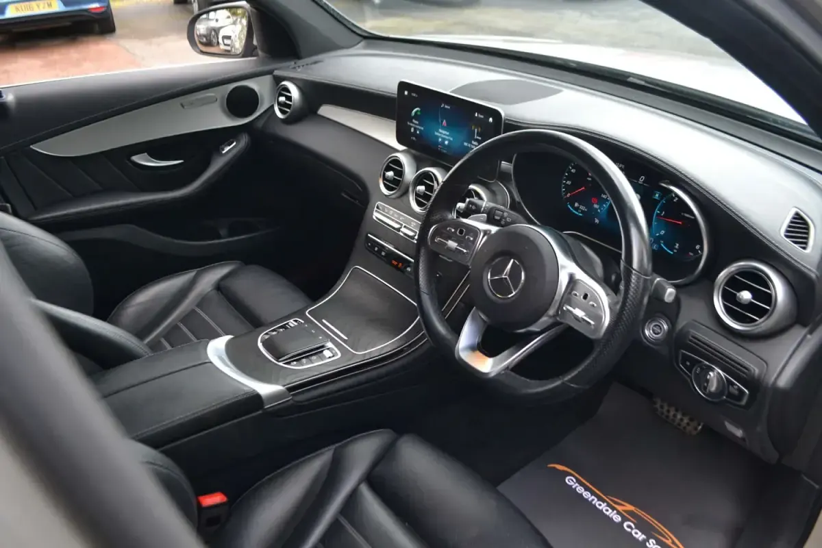 Second-hand Mercedes GLC220 AMG Line Premium 2022 Argintiu SUV