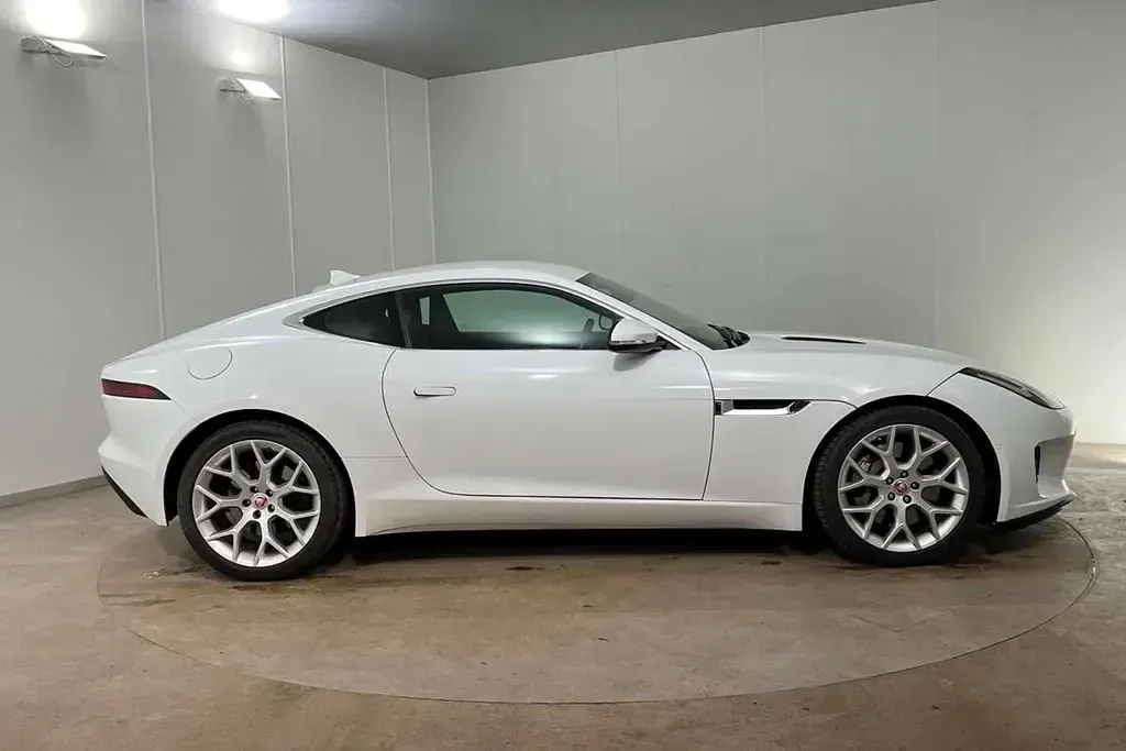 Usado Jaguar F-Type 300 HP (220 kW) 2017 Branco Coupé
