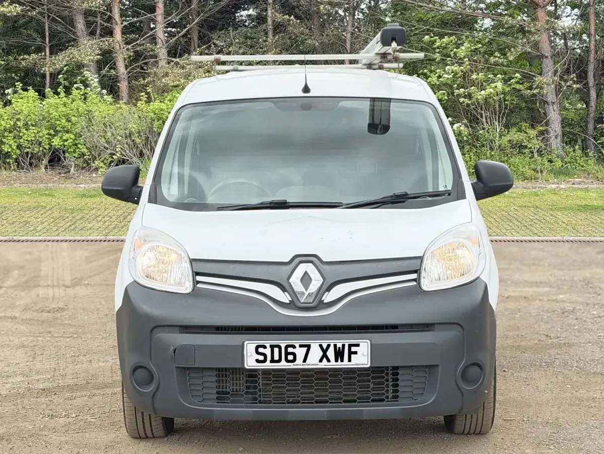 Used Renault Kangoo Business 90 HP (66 kW) 2017 White MPV