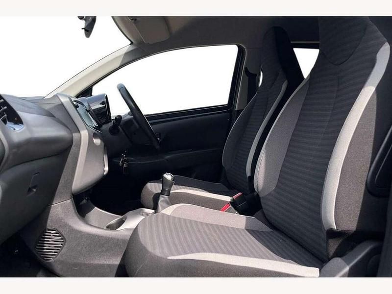 Used Toyota Aygo Trend 72 HP (52 kW) 2019 Black Hatchback