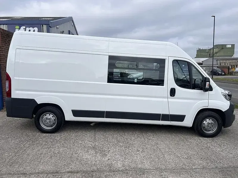 Usado Citroën Relay 130 CV (95 kW) 2026 Blanco Van