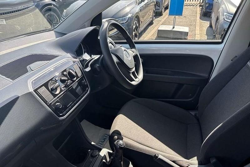 Used VW up! move up! 60 HP (44 kW) 2019 White Hatchback