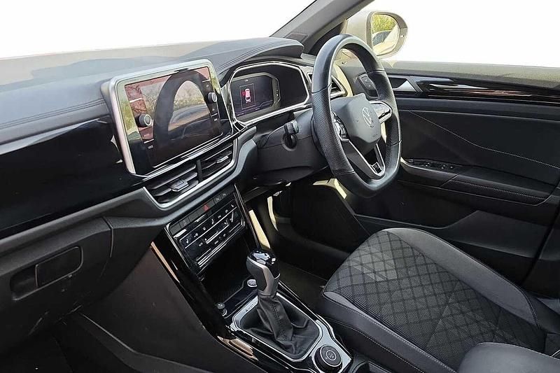 Used VW T-Roc R-line 190 HP (139 kW) 2023 Silver SUV