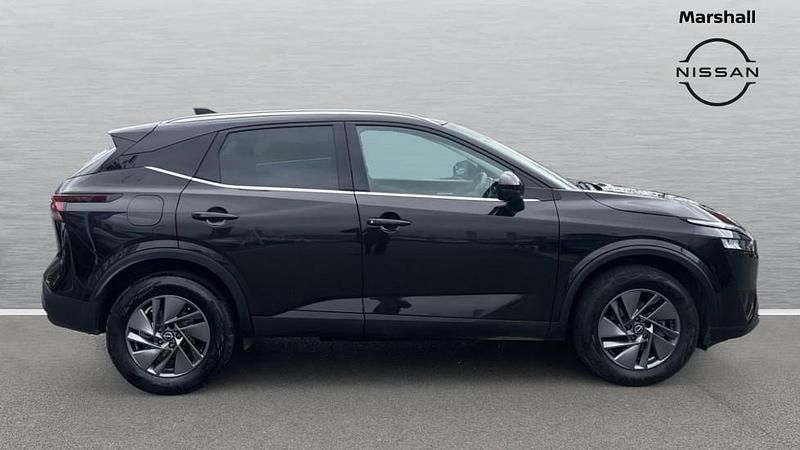 Used Nissan Qashqai Acenta Premium 140 HP (102 kW) 2022 Black SUV
