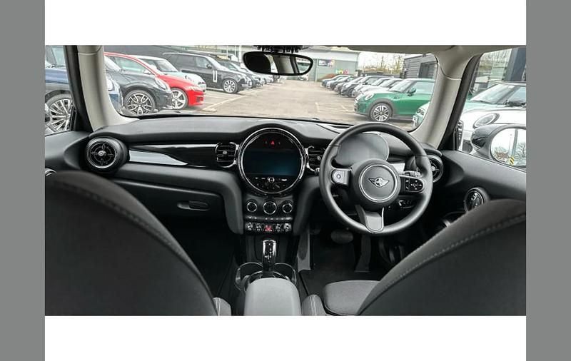 Used Mini Cooper S Classic 178 HP (130 kW) 2021 White Hatchback