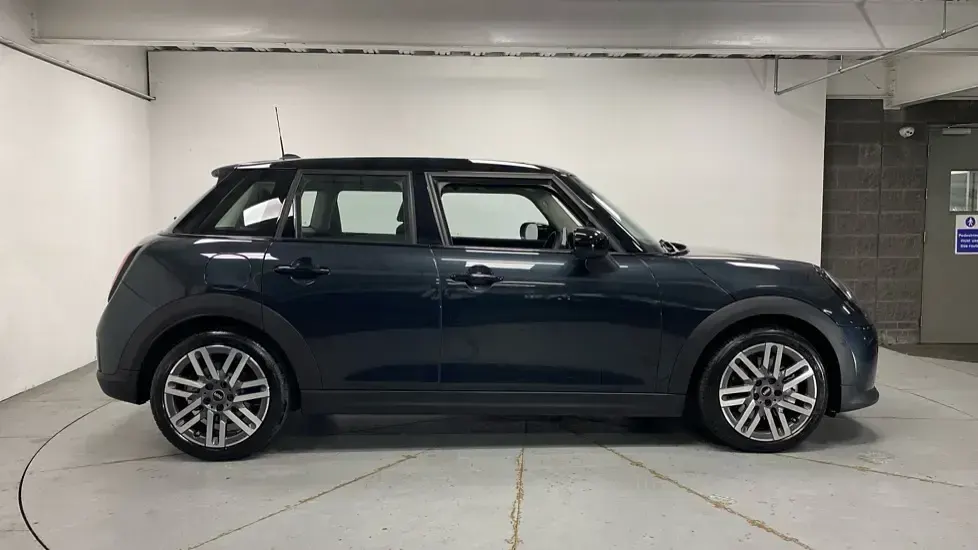 Used Mini Cooper Hatch 113 kW (154 HP) 2025 Grey Hatchback