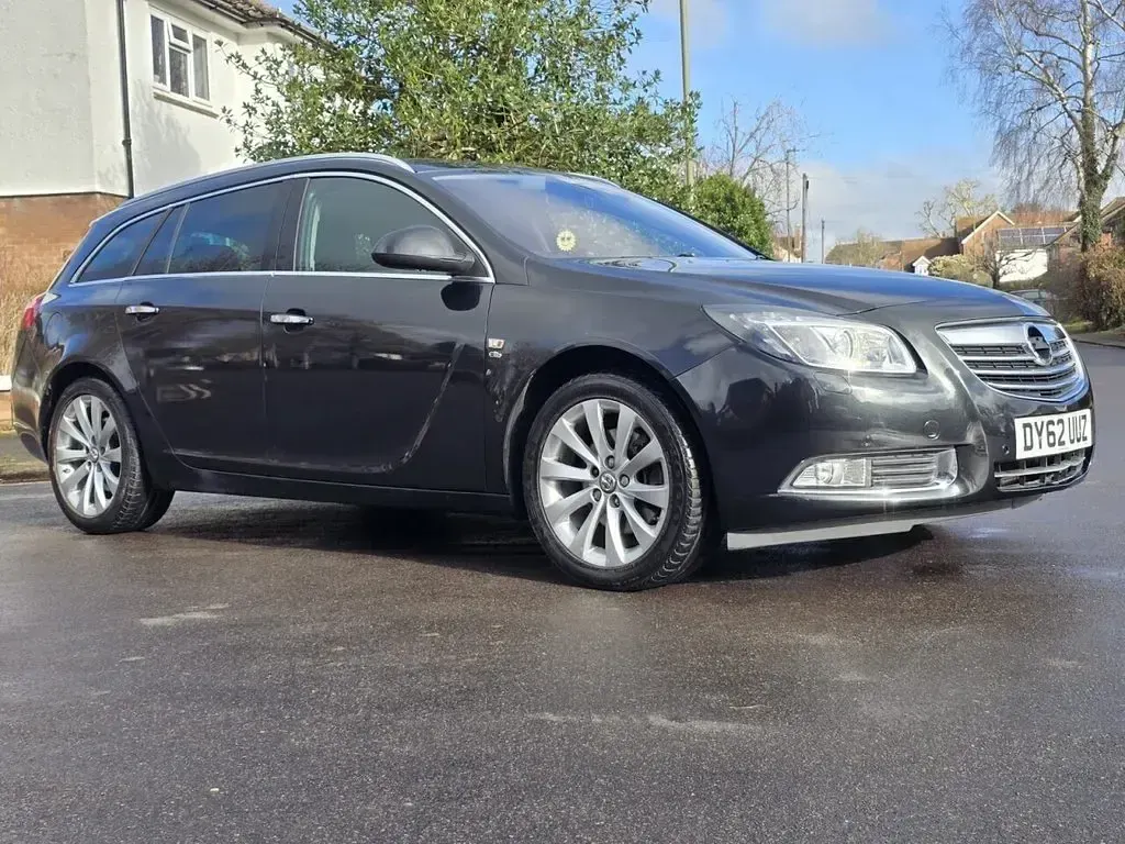 Used Vauxhall Insignia Elite 160 HP (117 kW) 2012 Black Estate
