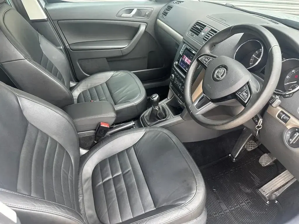Used Skoda Yeti SE L 110 HP (80 kW) 2015 Silver SUV