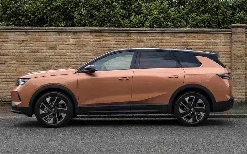 Used Vauxhall Grandland X Ultimate 136 HP (100 kW) 2025 Brown SUV