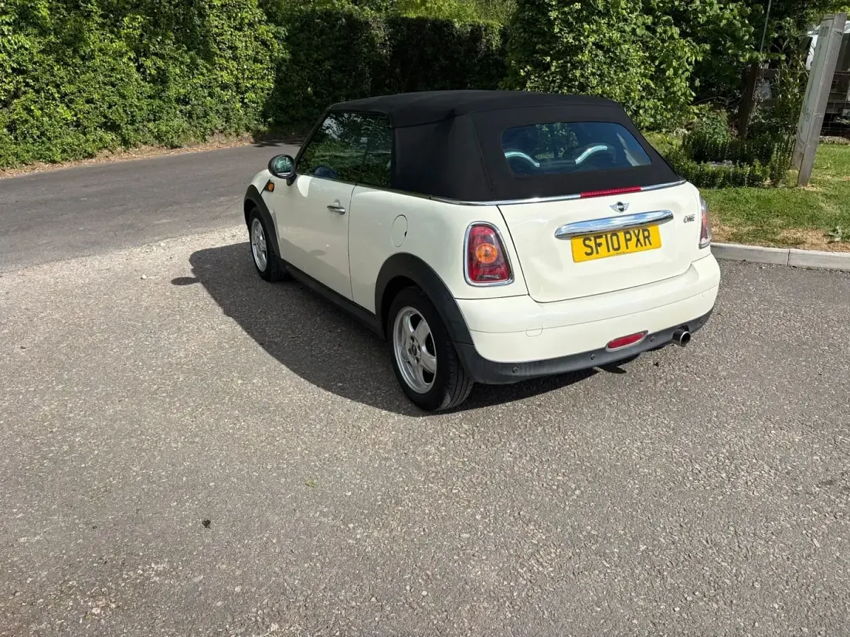 Begagnad Mini ONE 2010 Vit Halvkombi