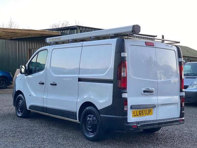 Used Vauxhall Vivaro S 2015 White MPV