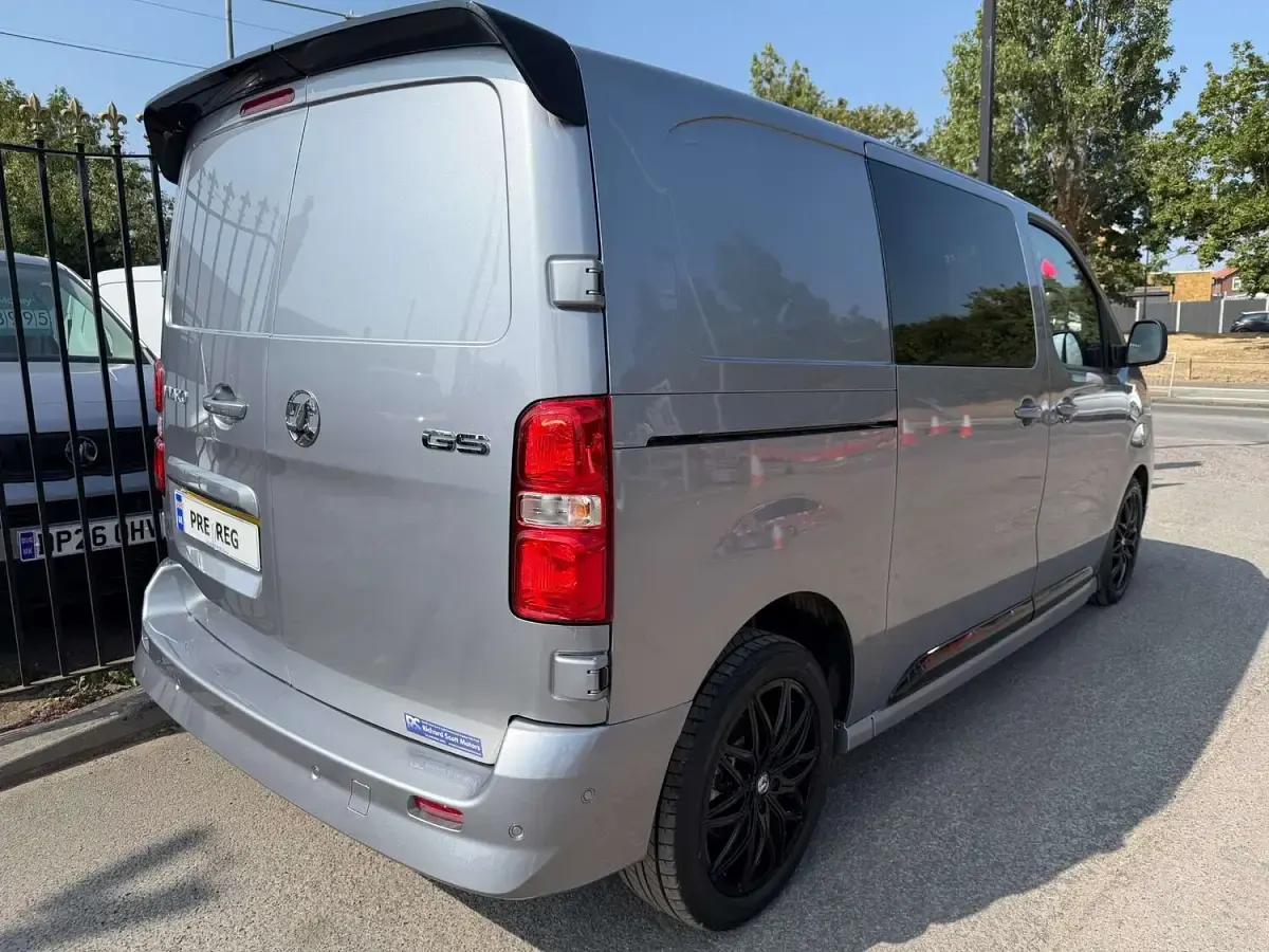 New Vauxhall Vivaro S 180 HP (132 kW) 2026 Silver MPV