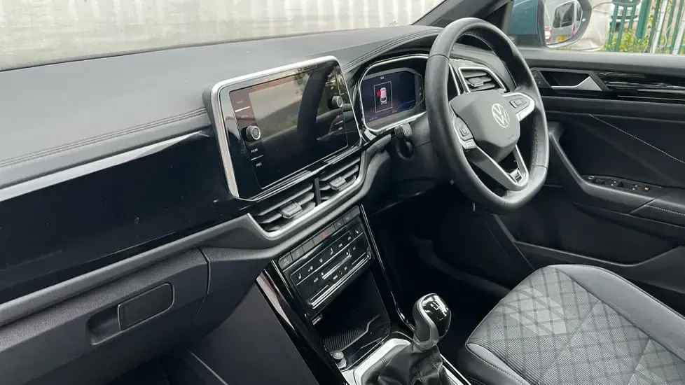 Usado VW T-Roc R-line 150 HP (110 kW) 2024 Azul SUV