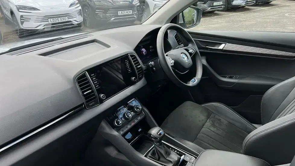 Used Skoda Karoq SE L 150 HP (110 kW) 2024 Brilliant silver metallic SUV