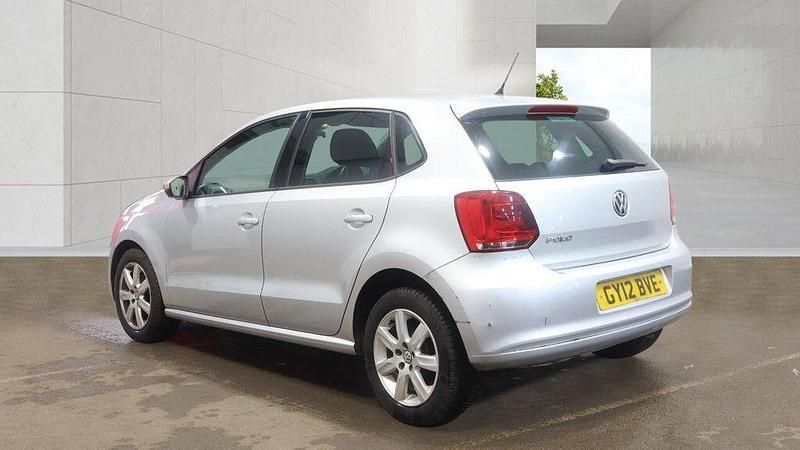 Usado VW Polo Match 60 HP (44 kW) 2012 Prateado Citadino