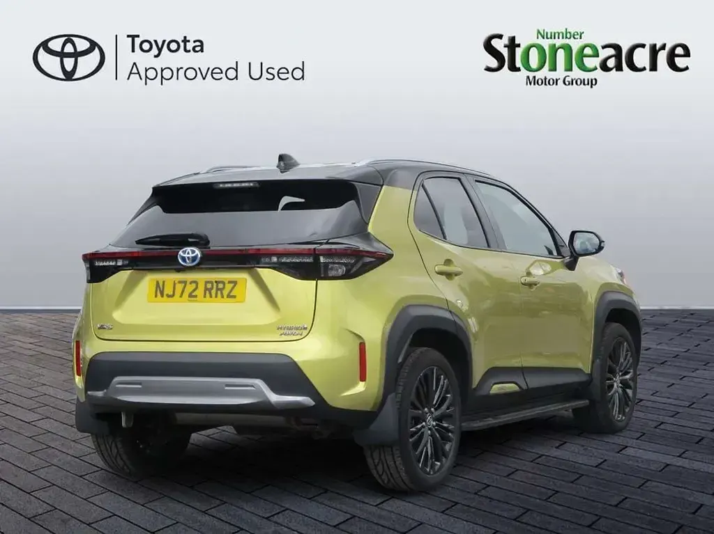 Used Toyota Yaris Cross 113 HP (83 kW) 2022 Yellow SUV