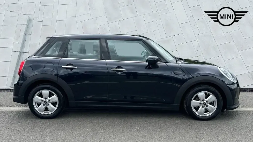 Used Mini Cooper Classic 134 HP (98 kW) 2023 Black Hatchback