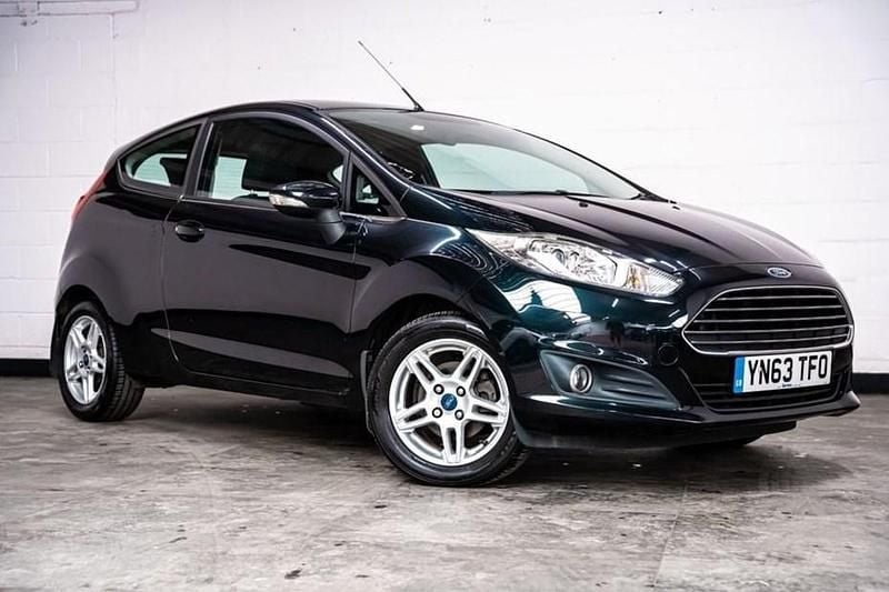 Black Used 2013 Ford Fiesta Zetec Hatchback | £5,000 (Good price) - Image 1/1