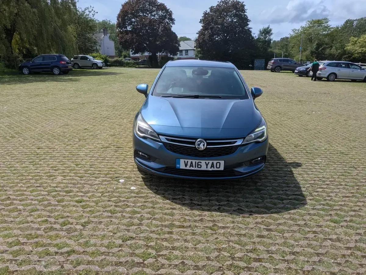 Used Vauxhall Astra SRi 136 HP (100 kW) 2016 Blue Hatchback