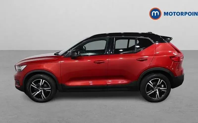 Usado Volvo XC40 R-Design 163 HP (119 kW) 2020 Vermelho SUV