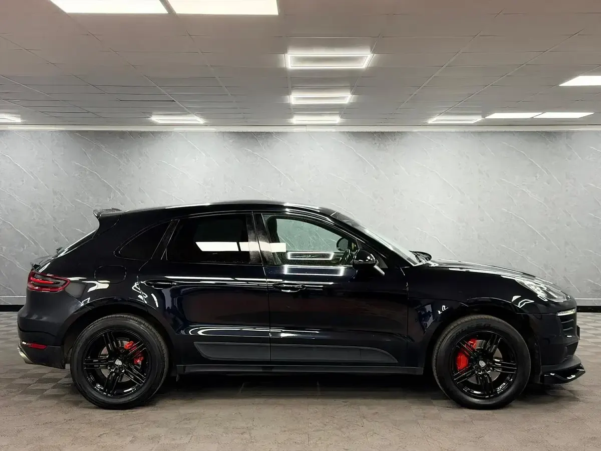 Used Porsche Macan 258 HP (189 kW) 2017 Black SUV