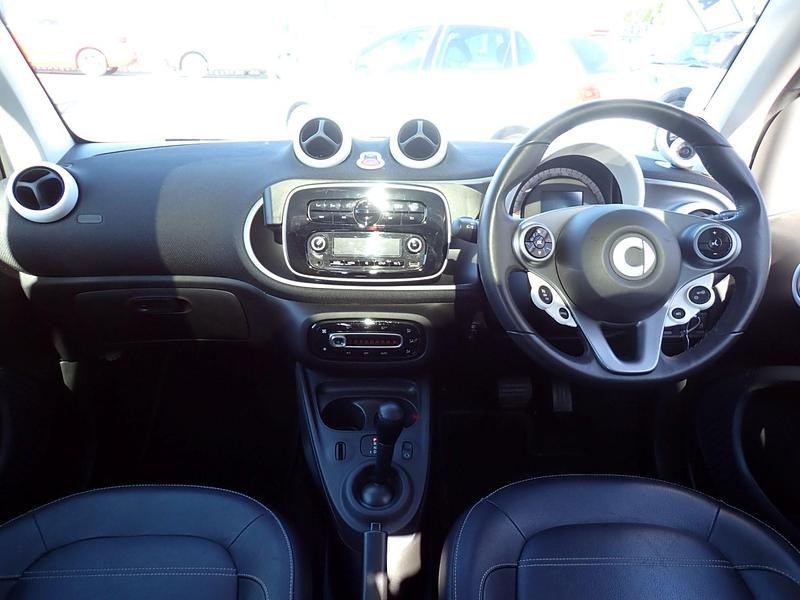 Usado Smart ForTwo Coupé Prime 90 HP (66 kW) 2016 Branco Coupé