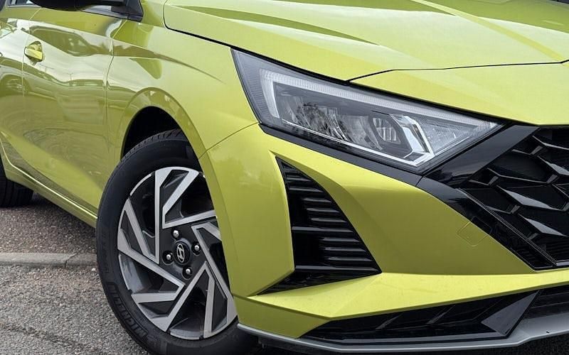 Used Hyundai i20 Advanced 101 HP (74 kW) 2024 Lucid lime Hatchback