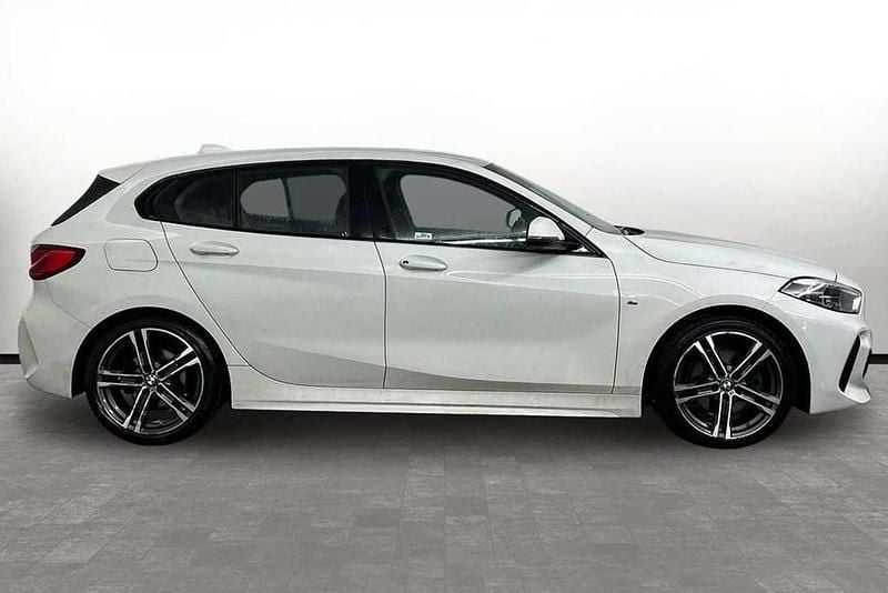 Used BMW 118 M Sport 138 HP (101 kW) 2021 White Hatchback
