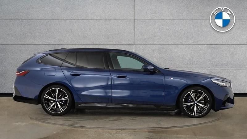 Used BMW 530e M Sport 295 HP (216 kW) 2025 Blue Estate