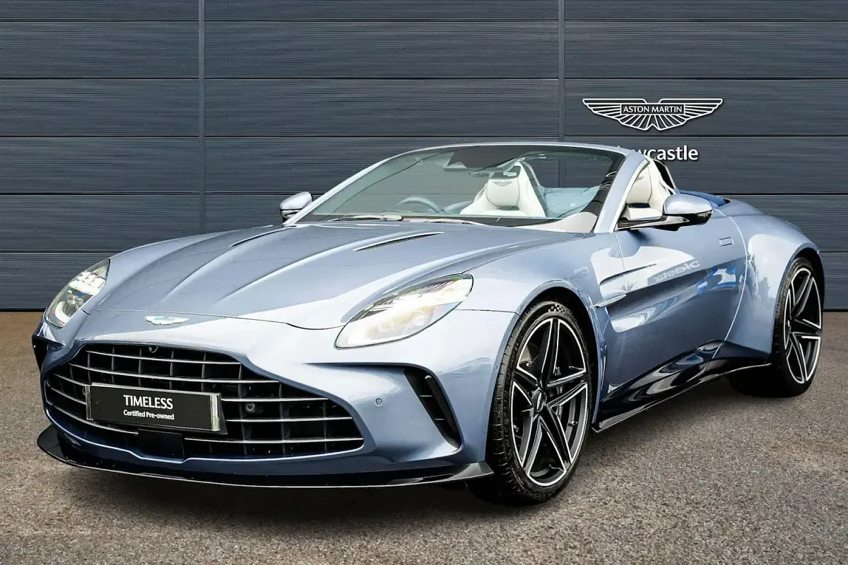 Used Aston Martin V8 Vantage 665 HP (489 kW) 2026 Blue Cabriolet