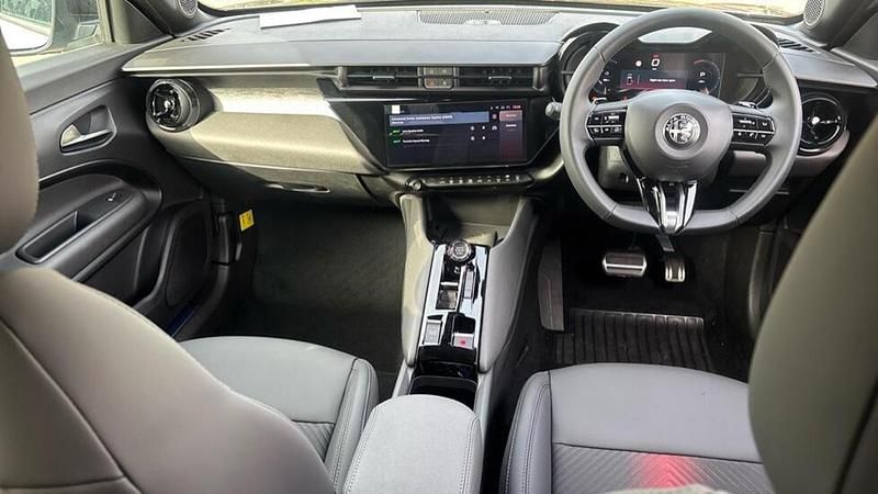 New Alfa Romeo Junior 134 HP (98 kW) 2025 Grey SUV