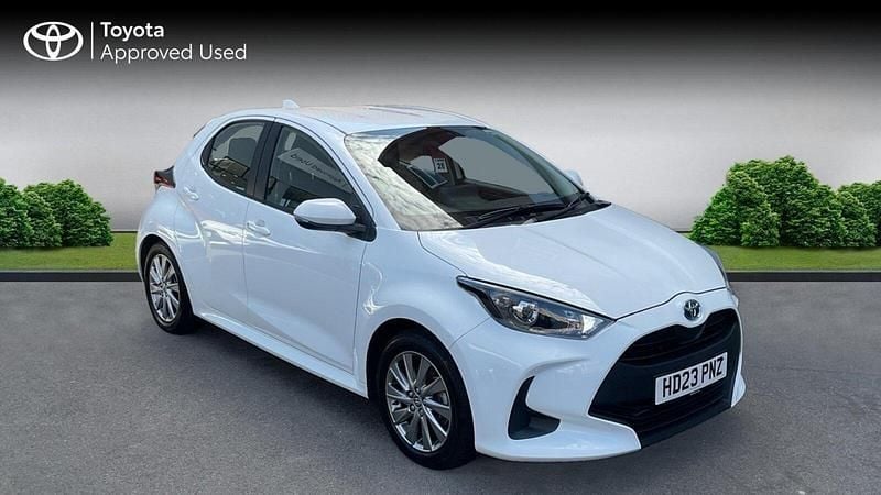 White Used 2023 Toyota Yaris Hybrid | £17,082 (Super price) - Image 1/2