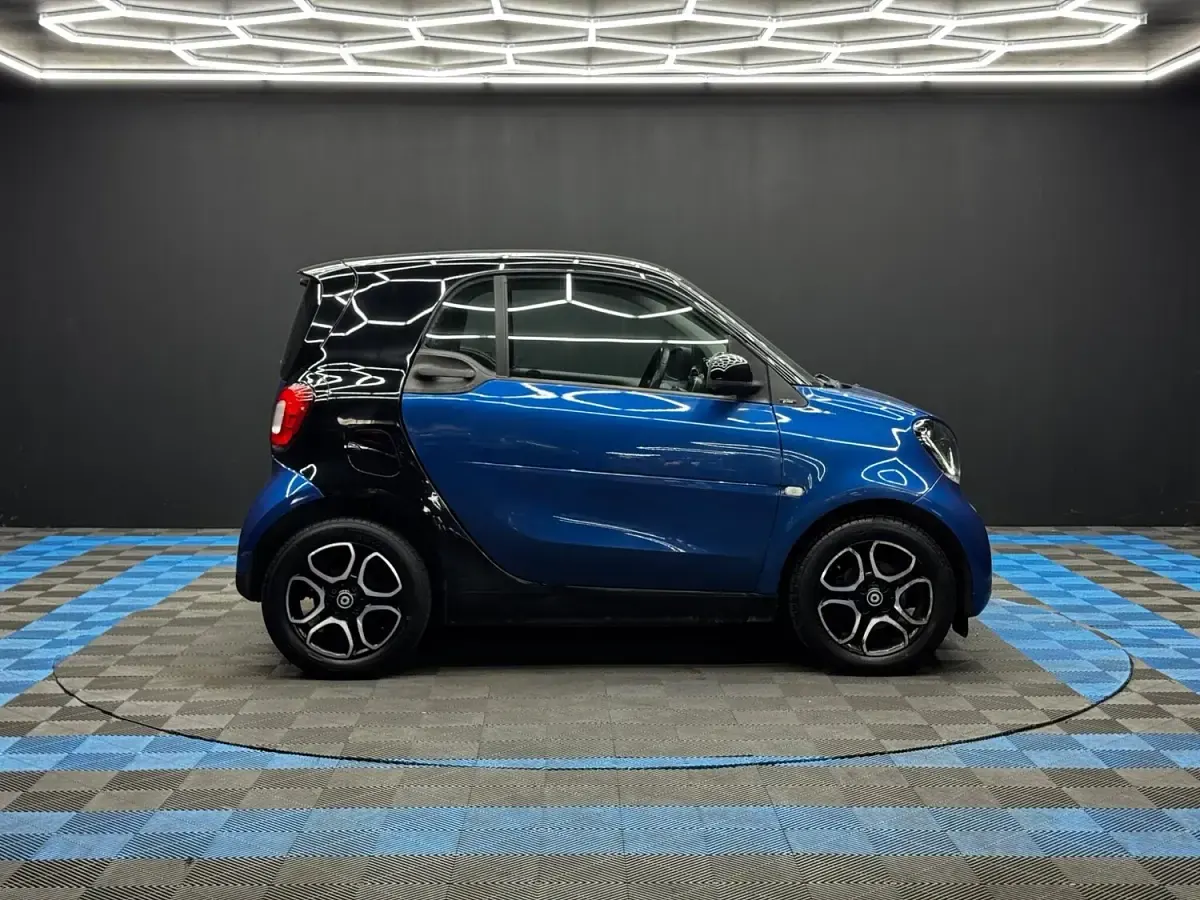 Used Smart ForTwo Coupé Premium 90 HP (66 kW) 2015 Blue Coupe