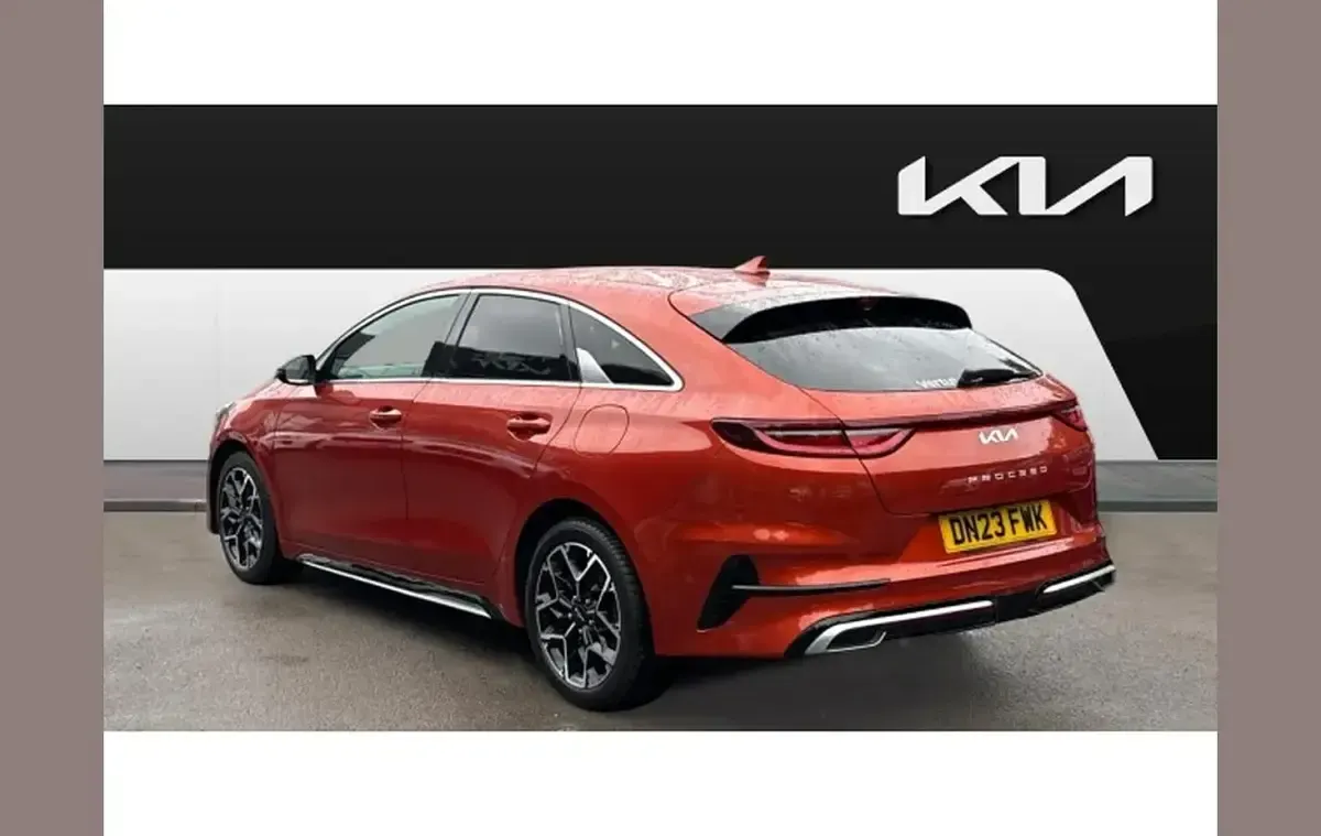 Used Kia ProCeed GT-Line 160 HP (117 kW) 2023 Orange Estate
