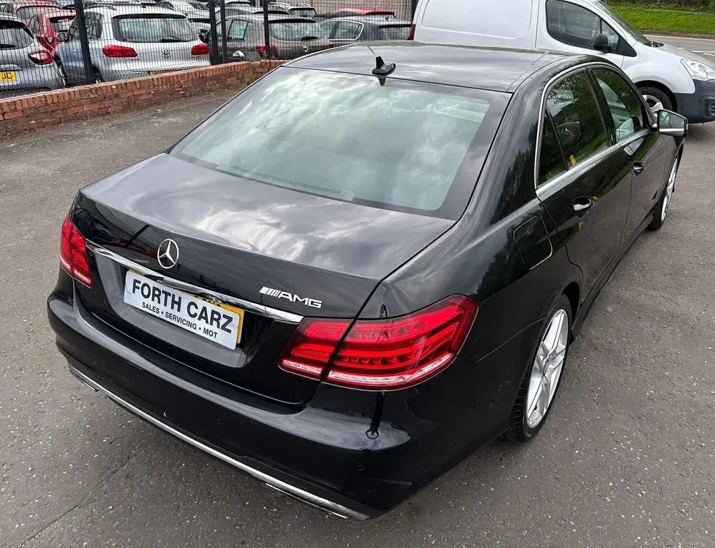 Begagnad Mercedes E220 AMG line 177 HK (130 kW) 2014 Svart Sedan