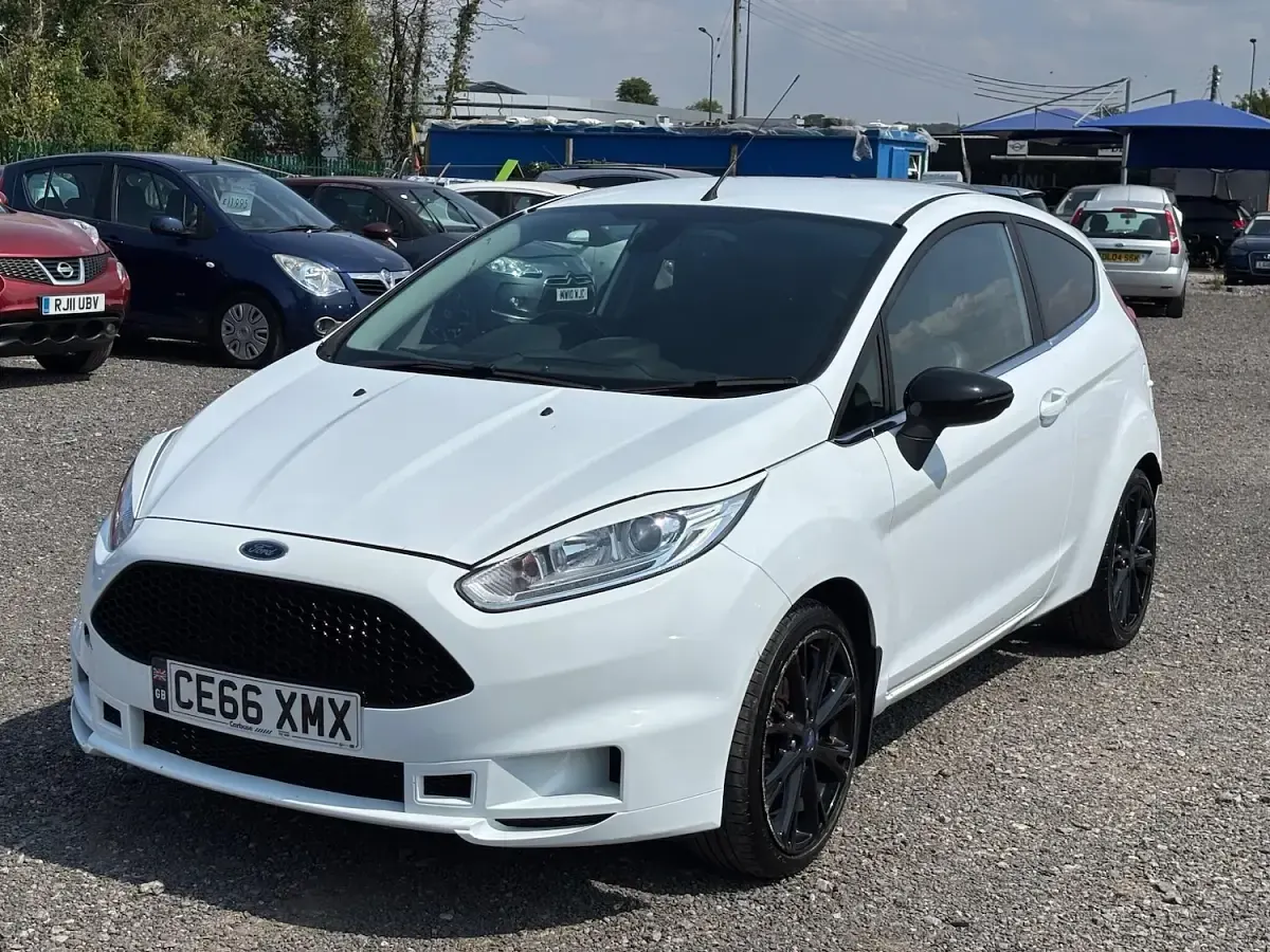 Used Ford Fiesta Titanium X 125 HP (91 kW) 2016 White Hatchback