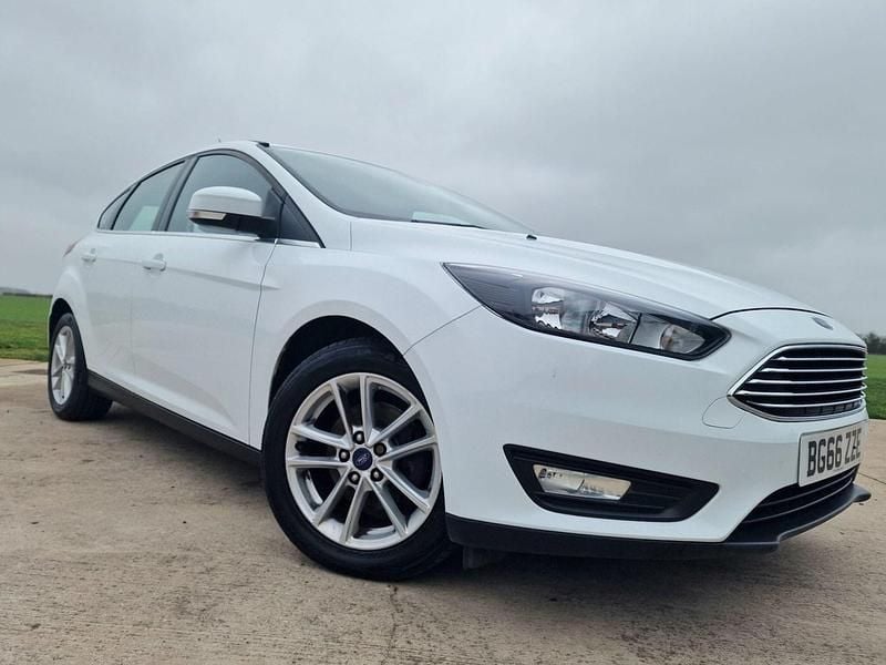 White Used 2016 Ford Focus Zetec Hatchback | £5,996 (Good price) - Image 1/4