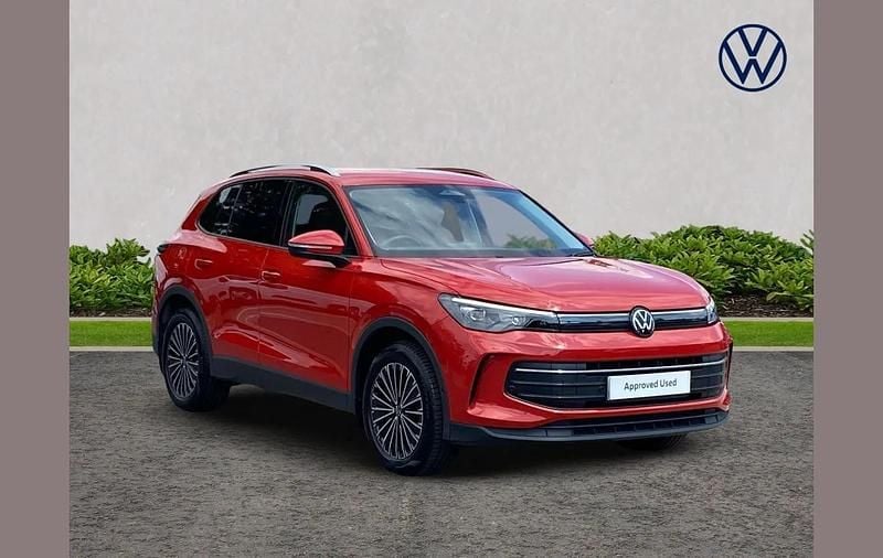 Red Used 2024 VW Tiguan Match SUV | £28,890 (Good price) - Image 1/4