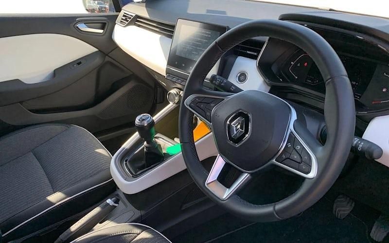 Used Renault Clio V SE 90 HP (66 kW) 2022 Blue Hatchback