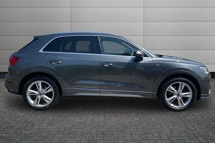 Used Audi Q3 S-Line 148 HP (108 kW) 2024 Daytona grey SUV
