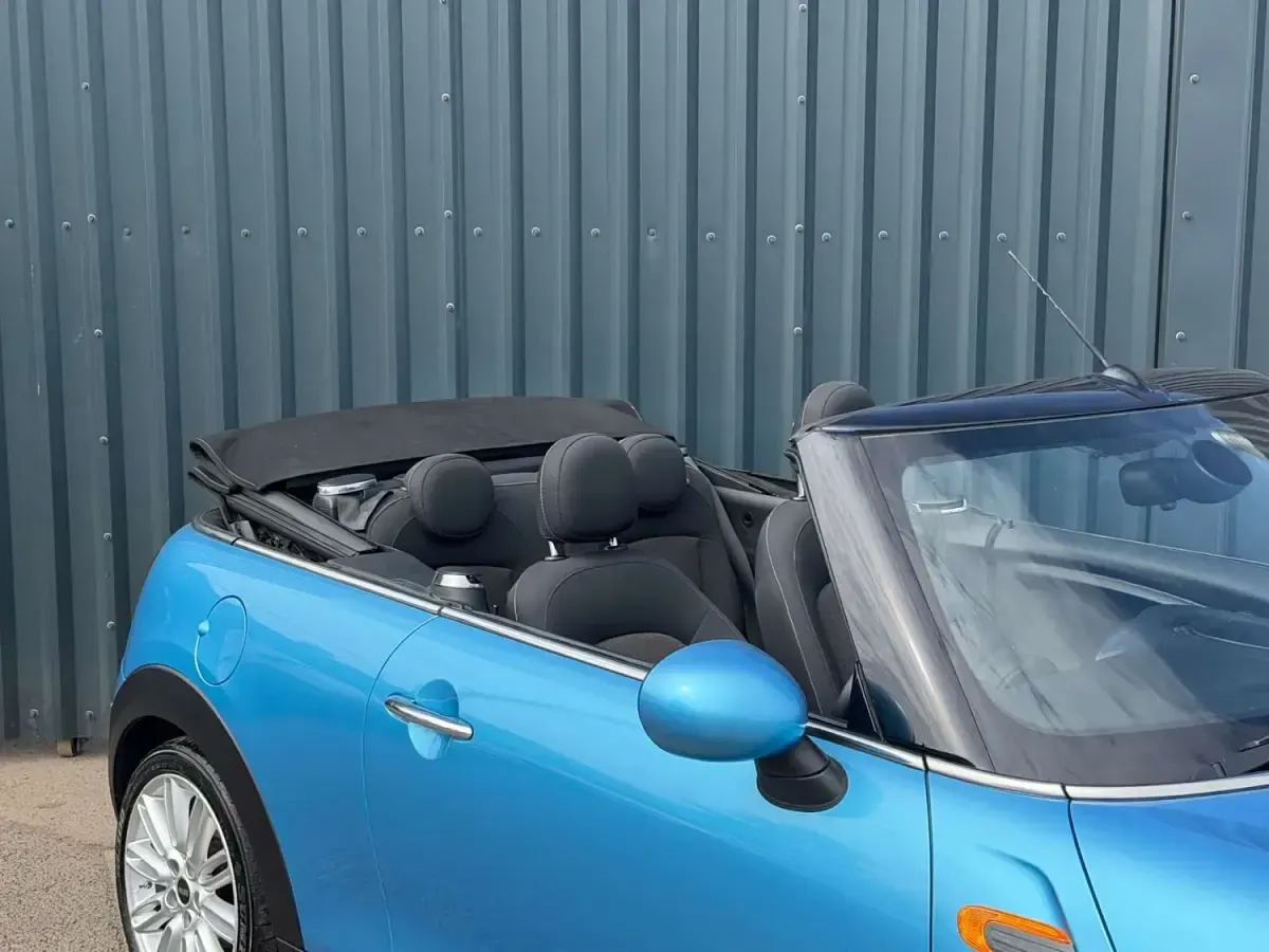 Begagnad Mini Cooper Cabriolet 2016 Blå Cab